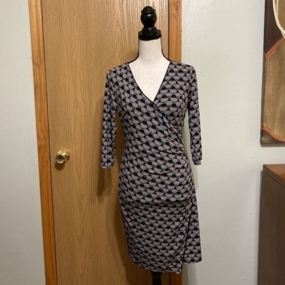 White House Black Market Size 2 w/Geometric Print 3/4 Sleeve Faux Wrap Dress